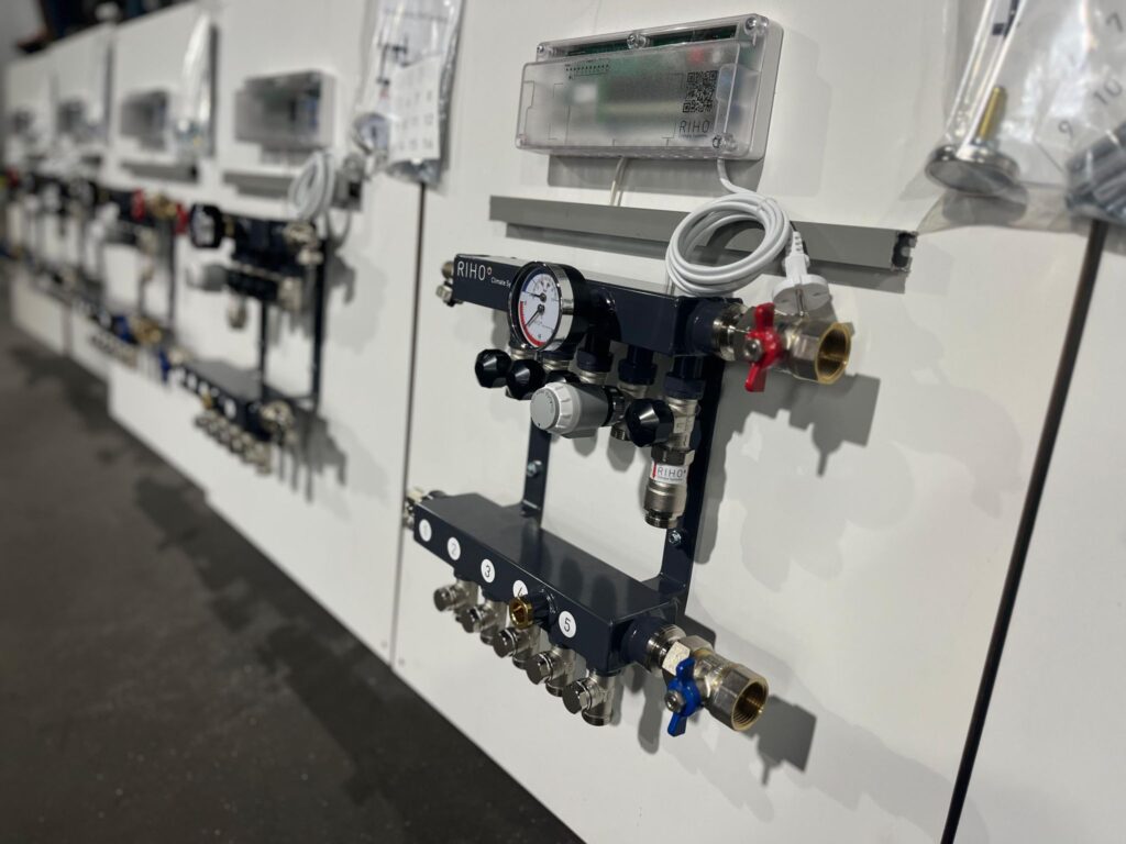 RIHO prefab vloerverwarming verdeler - vloerverwarmingsverdeler op bord