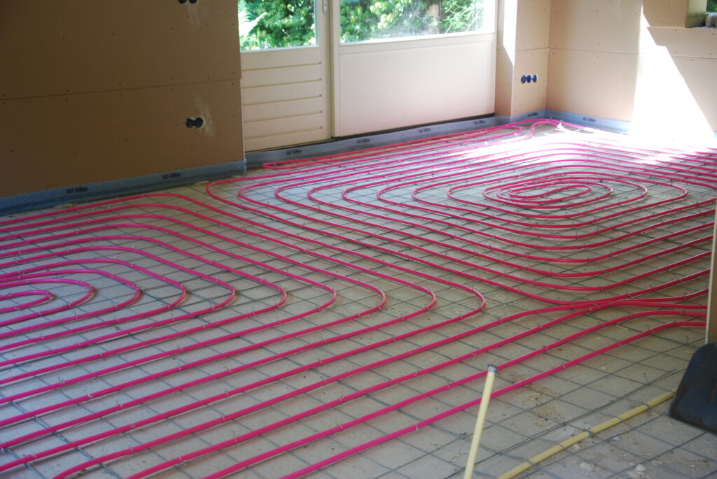 Vloerverwarming gemonteerd op netten