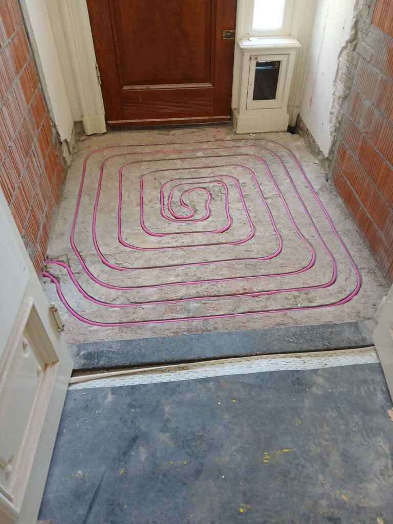 Vloerverwarming frezen - Wilhelminastraat in Winterswijk