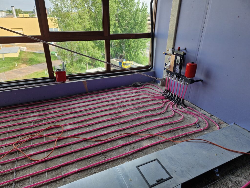 vloerverwarming gemonteerd op netten