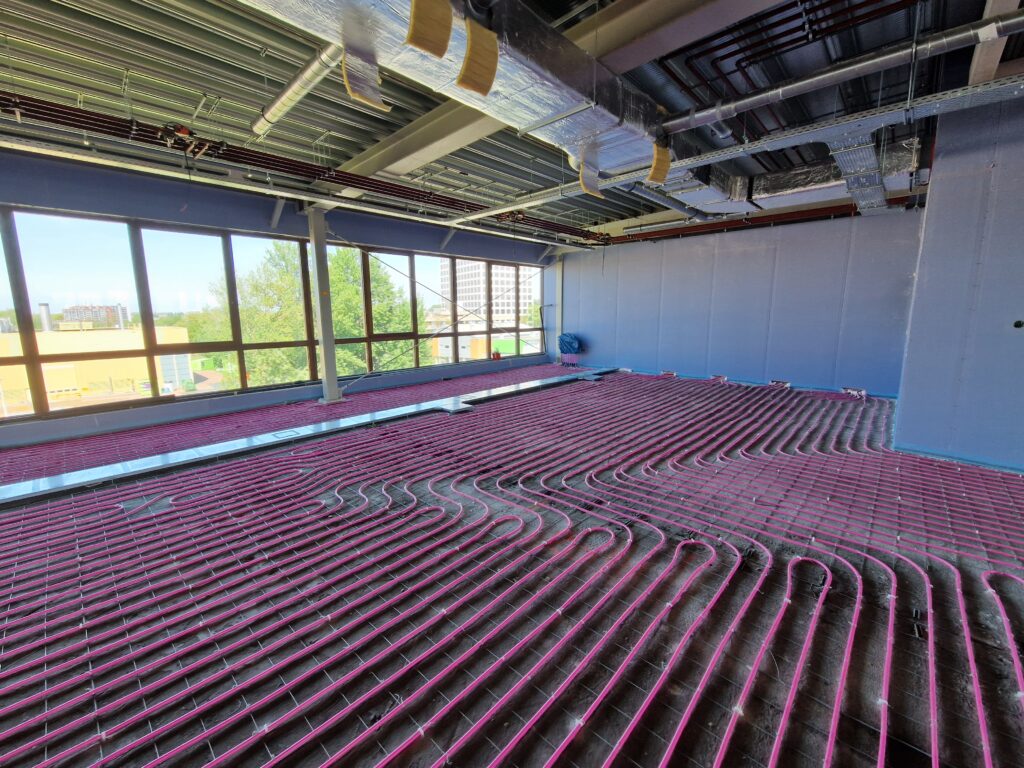 vloerverwarming gemonteerd op netten