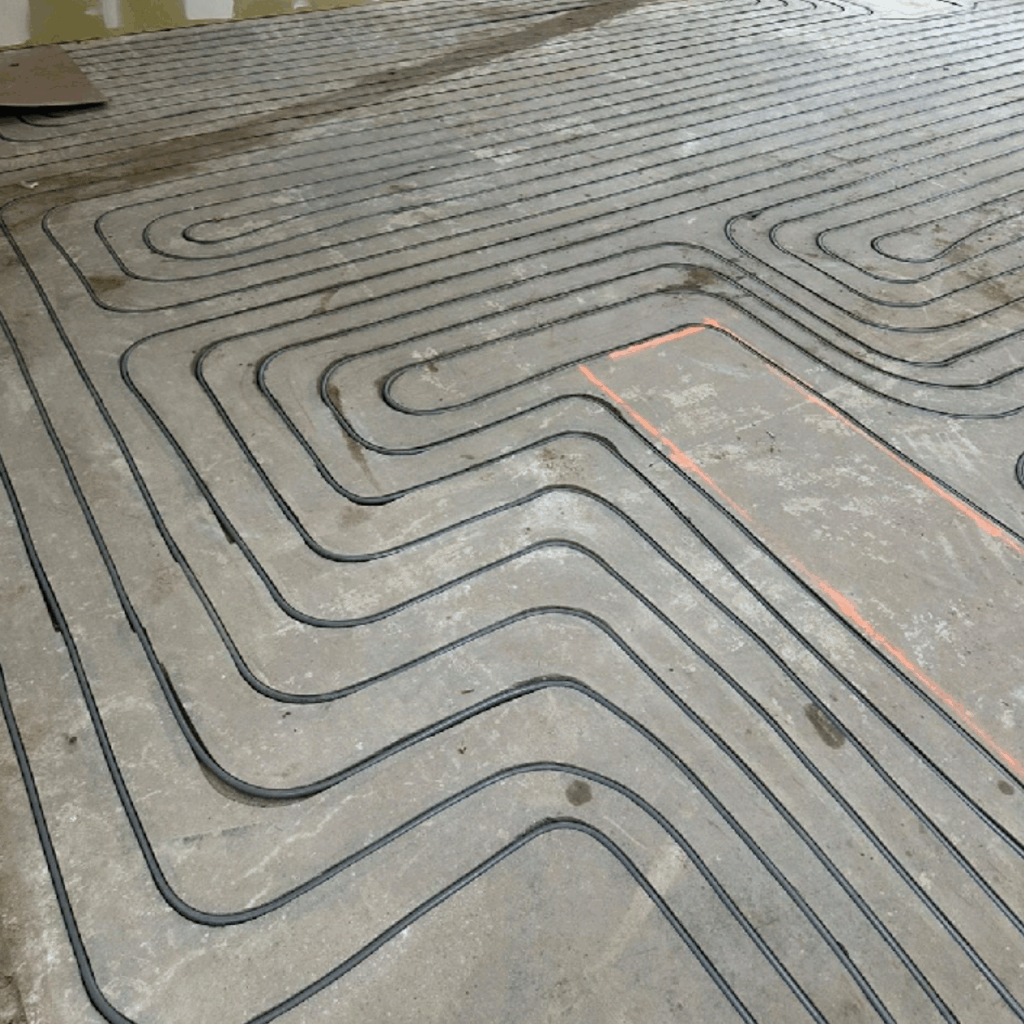 Vloerverwarming gefreesd in zandcement in Rotterdam