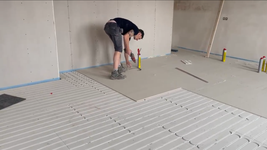 Franciscusschool Oldenzaal - monteur is aan het werk